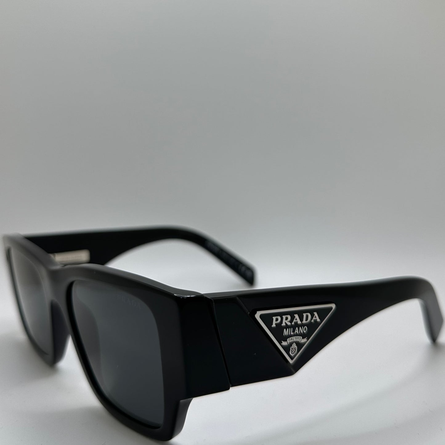 Prada 10ZS