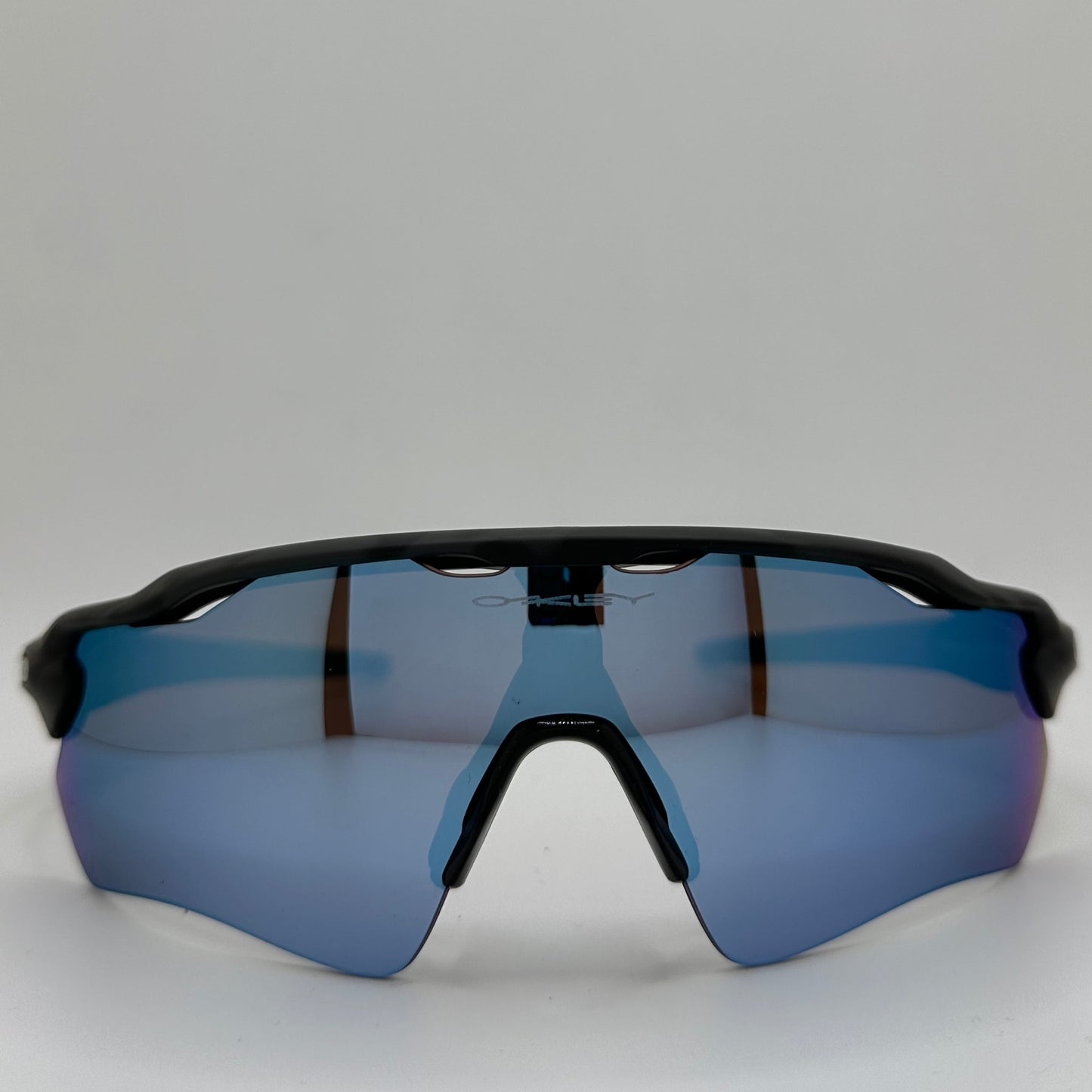 Oakley 9208