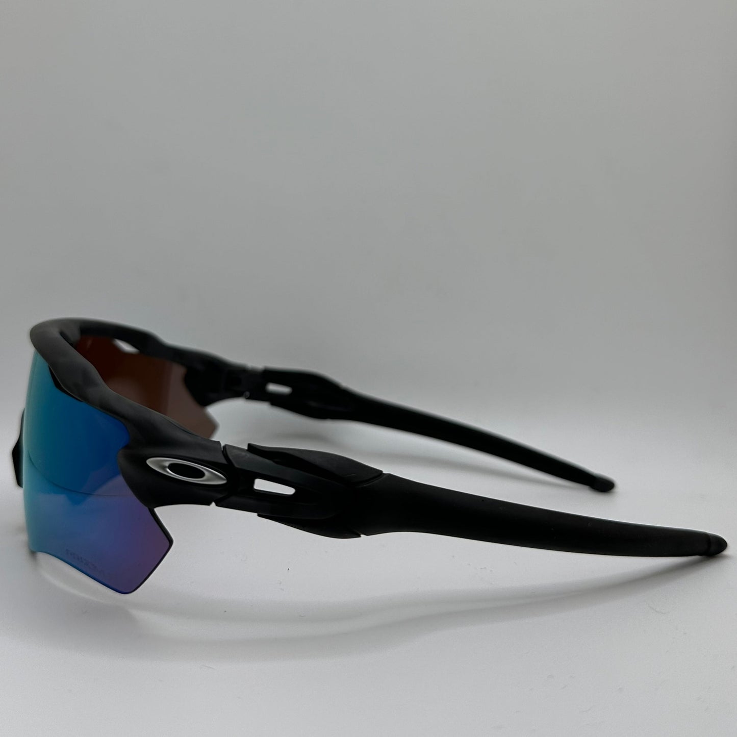 Oakley 9208